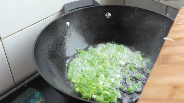 茄子新做法，3個茄子做一鍋不夠吃，飯店裡都吃不到的美味