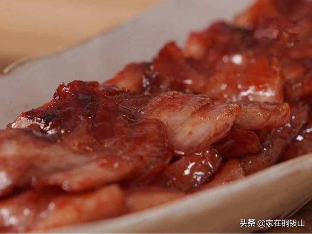 自製蜜汁叉燒肉，真的是香噴噴的啊