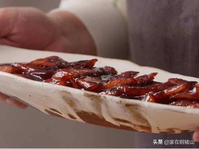自製蜜汁叉燒肉，真的是香噴噴的啊