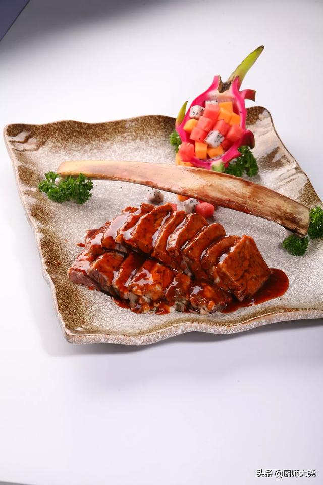廚師分享某酒店菜單，都是賣相非常不錯的菜品