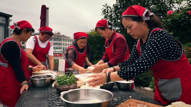 當了15年董事長，身價十幾億，是什麼美食讓她愛上了廚房？