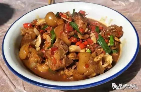 企業破產後，他靠三道家常菜，在家裡開飯店火了18年