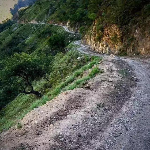 目光所及是天堂，車輪所過是地獄！這條國內頂級自駕路，太低調！