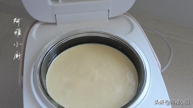 早餐別吃包子了，教你用電飯煲做蛋糕，香甜鬆軟，比買來的還好吃