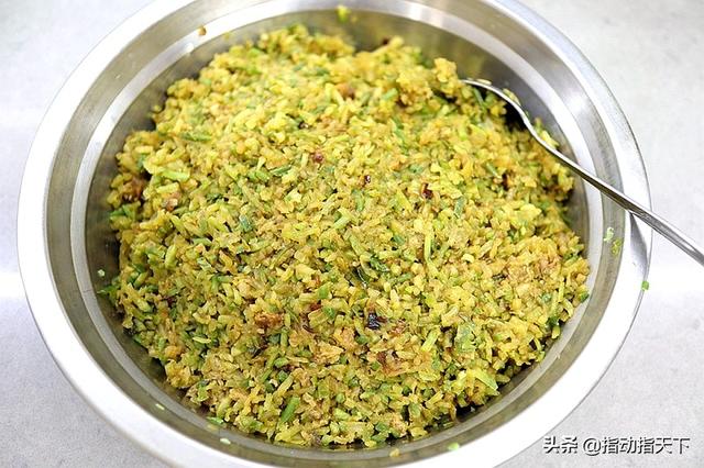 喜歡吃包子的看過來，教你動手做「豬油渣蘿蔔雜糧包」，相當好吃