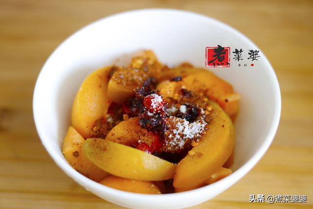 北方這水果正火熱上市，16一斤比玻尿酸強，天熱吃皮膚紅潤顯年輕