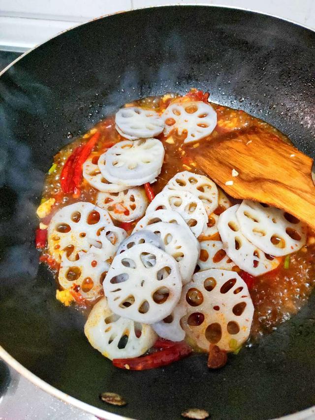 這樣做的香辣藕片最下飯