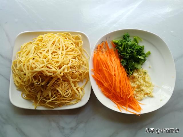 黃瓜別總拍著吃，教你東北做法，天熱就吃它，清爽開胃，百吃不膩