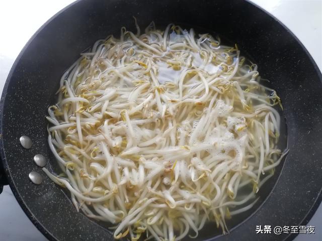 黃瓜別總拍著吃，教你東北做法，天熱就吃它，清爽開胃，百吃不膩