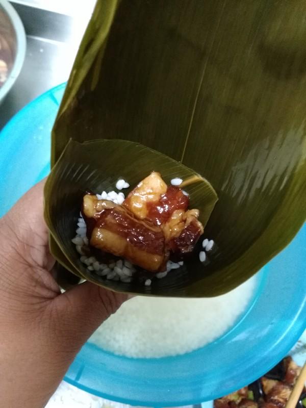 煮粽葉時，許多人用錯了「水」！難怪粽葉一點不軟還漏米！