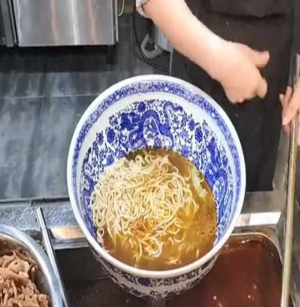 這麼貴的一碗面，為何回頭客卻很多？秘訣在這裡