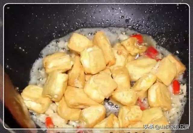豆腐這個做法又火了，打入2個雞蛋，居然這麼好吃，比吃肉還過癮