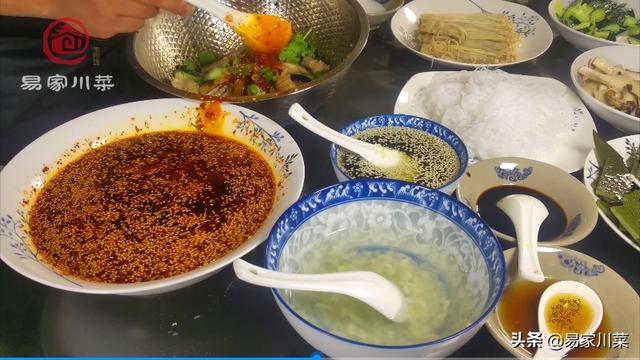 四川《涼拌菜紅油》業內熬製法，配方、製作過程易家川菜只講一次