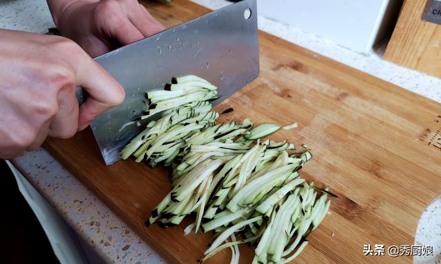 茄子我家最愛這樣吃，不用蒸，不用炒，不涼拌，隔三差五不吃就饞