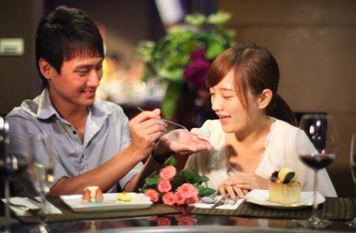 請女同事吃飯，突然收到他發來的一條簡訊「51078」，想了整夜還是不明白？