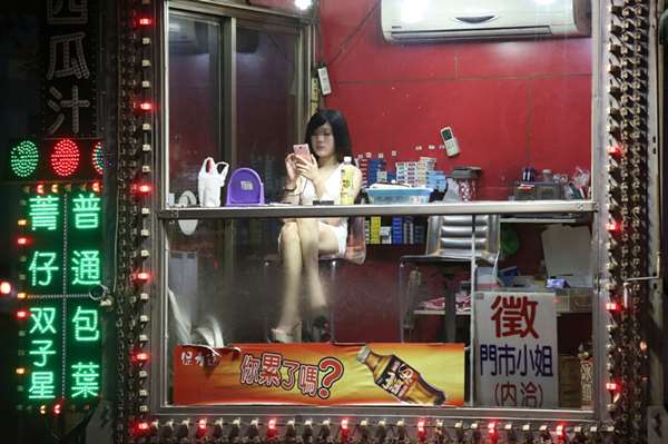 當年的檳榔西施都跑哪去了？網友爆料，她們轉行後，月入15萬，比以前賺更多！