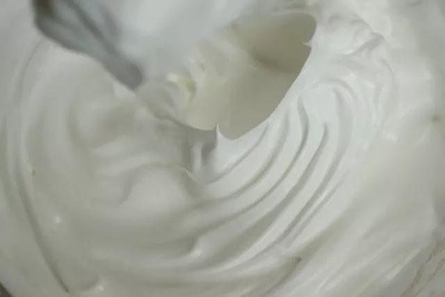 網紅｜香蕉蛋糕卷，這個蛋糕真的很嫩