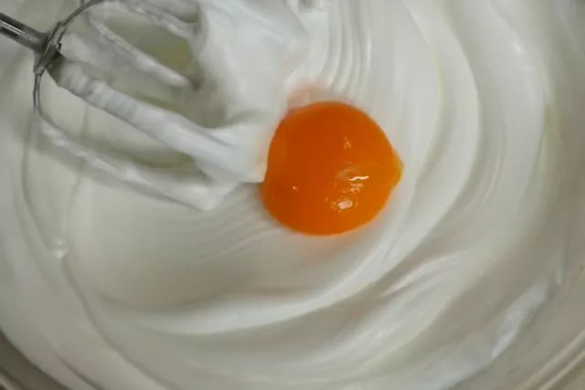 網紅｜香蕉蛋糕卷，這個蛋糕真的很嫩