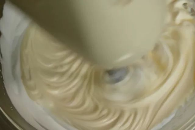 網紅｜香蕉蛋糕卷，這個蛋糕真的很嫩