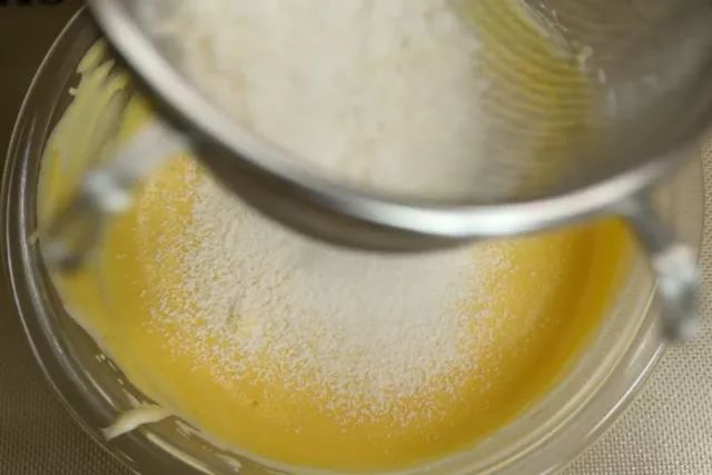 網紅｜香蕉蛋糕卷，這個蛋糕真的很嫩