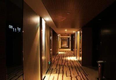 為什麼住旅館時「廁所燈要開一晚」？多數人不在意，聰明人就知道！
