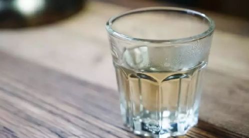 蚊子咬了腫一包奇癢難忍？越抓越癢，教你止癢方法，60秒後止癢去痕！