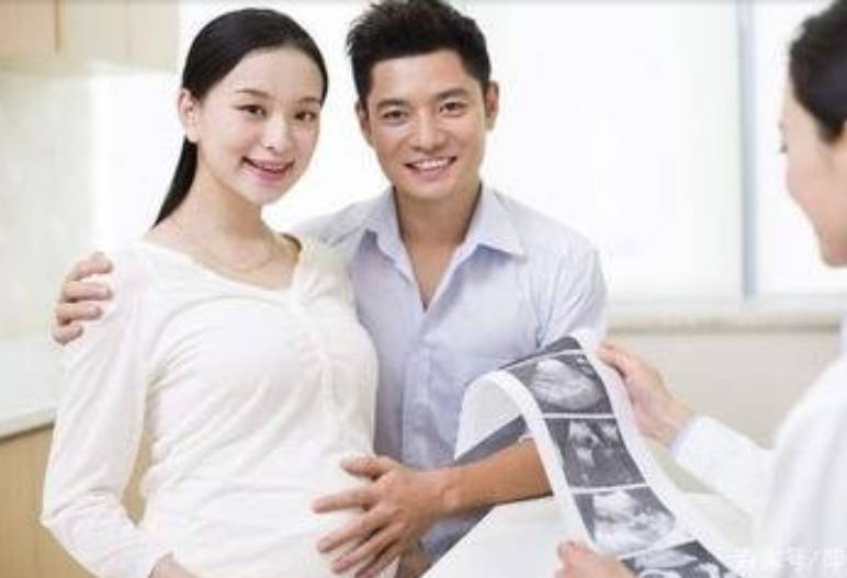 爸爸姓「尿」，不願意女兒隨他姓 ，老婆取一名，醫生連連稱讚：這名字起的真好