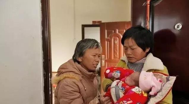 侄子結婚我包了「兩萬大紅包」！晚上接到了二嫂電話，我默默退出家族群：有一種親戚，要遠離！