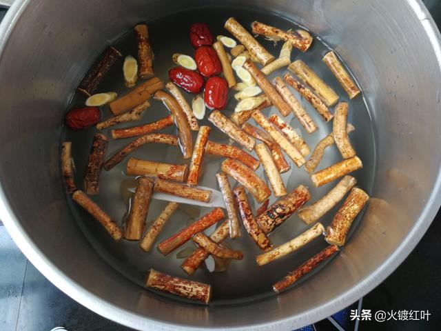 烏雞煲湯加了它，湯鮮味更香，健脾補肺，常喝氣色好