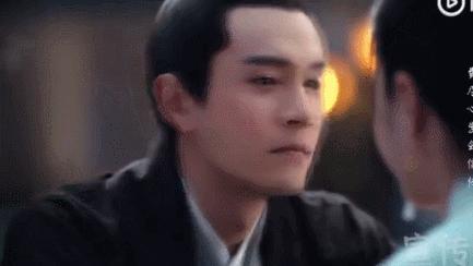 《白髮》傅籌打假容樂，張雪迎左臉被誤傷，經超不停道歉擁抱安慰