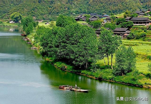 十首清新唯美詩詞：夏日漫漫，歲月悠悠，不急不躁，無憂亦無愁