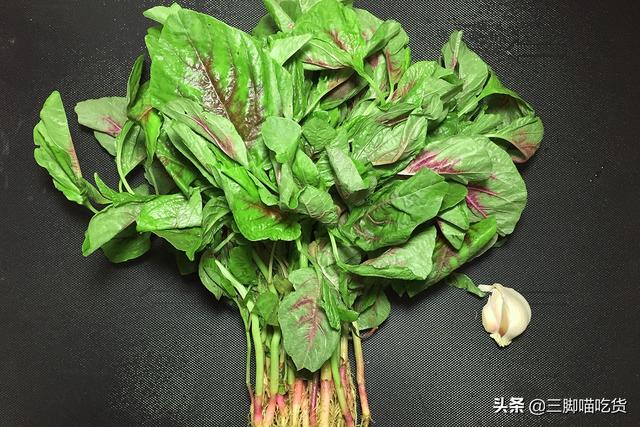 這菜，多給全家人吃，鈣鐵含量比菠菜高，三天兩頭做一次，潤腸胃