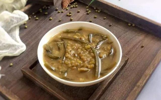 綠豆湯里加點料，才是夏日消暑的必備佳品