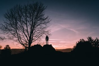 所謂成熟，就是：你要習慣，任何人的忽冷忽熱；也要看淡，任何人的漸行漸遠