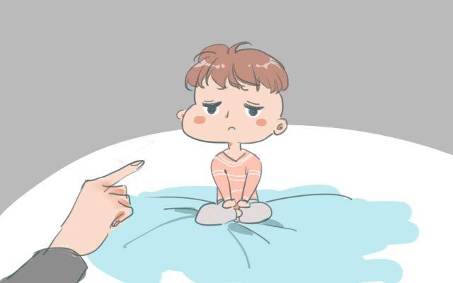 孩子睡覺前，家長的這4種行為，容易影響他的健康