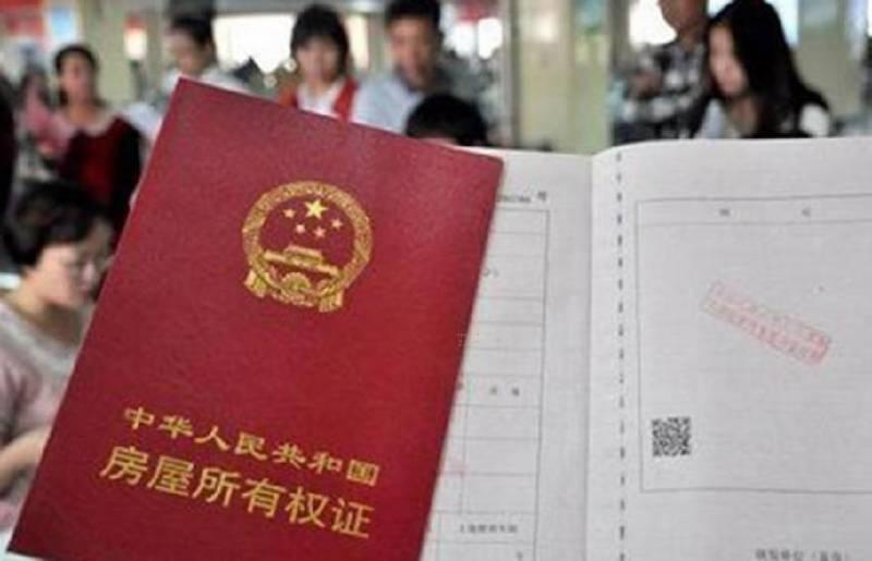 給孩子辦滿月酒，婆婆給1萬羞辱親媽，親媽拿出一物，全場炸了鍋