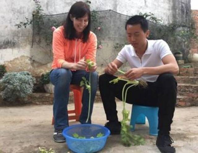 過生日婆婆送一籃桃子，我嫌太甜給了嫂子，接到嫂子電話我傻了
