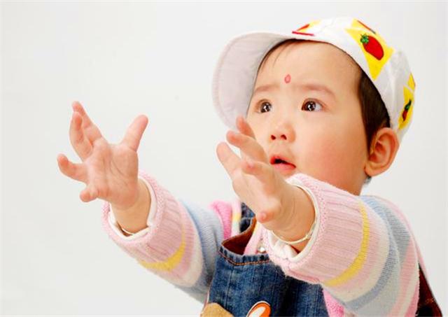 「孩子不會說話，我咋知道要幹嘛？」這四個「暗語」寶媽要聽懂