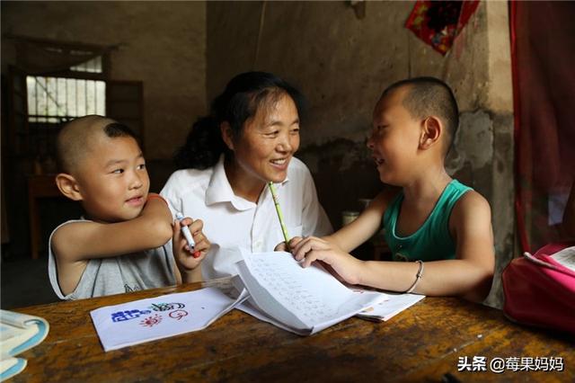 父母學歷低會影響孩子成才？家長懂得三點，孩子想不優秀都難！