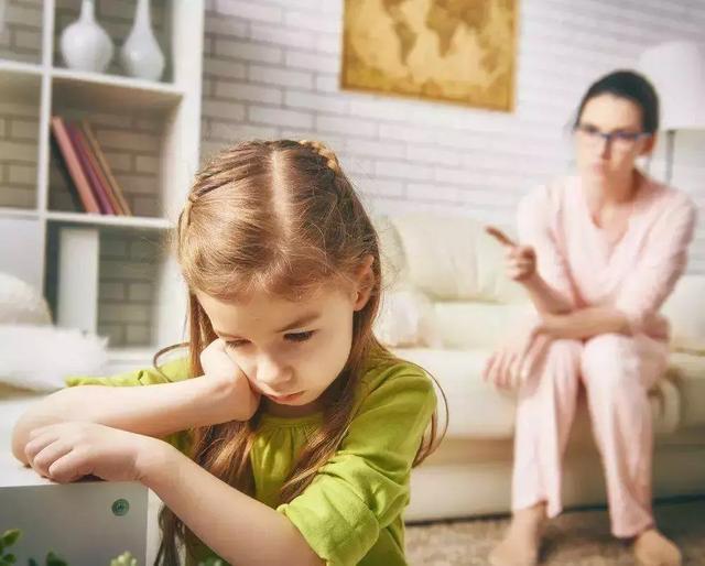 孩子被老師「告狀」！聰明的家長這樣處理，老師孩子都開心
