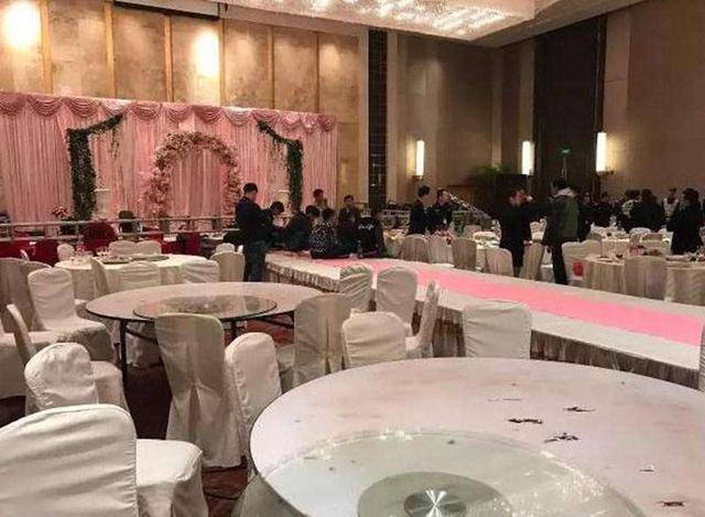 小姑子孩子滿月酒，婆家唯獨不讓我去，偷跑去見到孩子我狠砸酒席