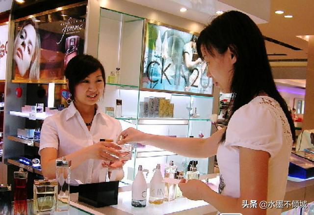 蹬三輪丈夫家外有家？妻子知道後崩潰：除了離婚沒有第二條路