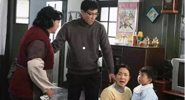 結婚後，母親從來不進我婆家門，知道原因後，我怒提離婚