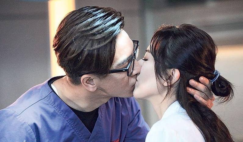 馬國明Kiss不夠？自爆要求加激情戲！網友：當初沒有黃心穎他們早就一起了！ 