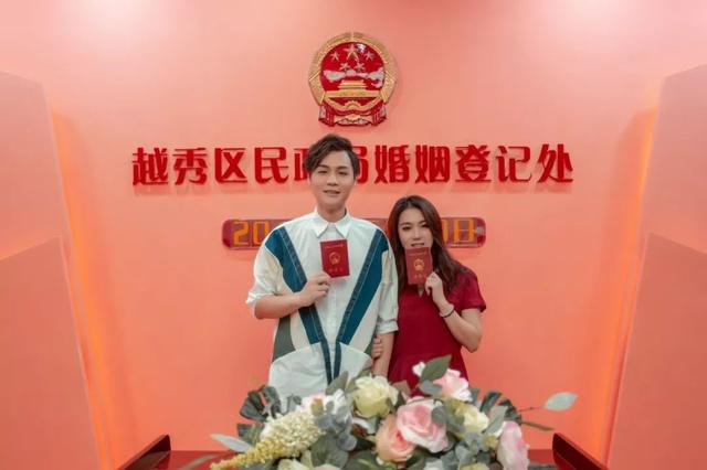 康天庥自曝求婚求了一年才成功，首度披露太太身份