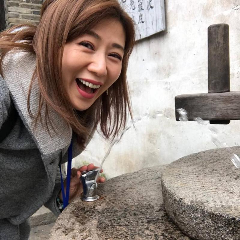 連靜雯突宣布「退出演藝圈」消失1年　曝「在醫院躺了6天」決定轉行：賺得比較少沒關係！