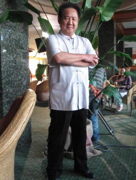 資深藝人馬如龍病危，已經裝上葉克膜，正在加護病房進行治療中