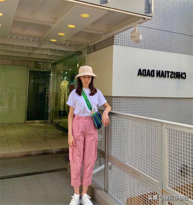 與女神的差距有多大？一頂漁夫帽，學高圓圓趙麗穎用簡約T恤來搭