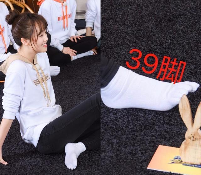 王子文的腳才33碼，而這些女星正好和她相反，都是「大腳女神」啦