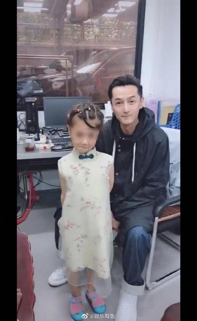 男星出道前的顏值，吳彥祖肩寬頭小身材好好，陳曉這長相妥妥校草